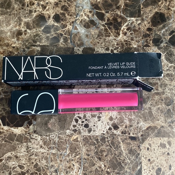 NARS VELVET LIP GLIDE (DANCETERIA
Fuchsia) - Picture 4 of 8